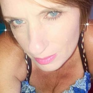 Meet your Posher, Apryl